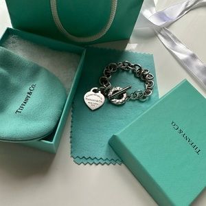 TIFFANY & CO Heart Tag Toggle Bracelet